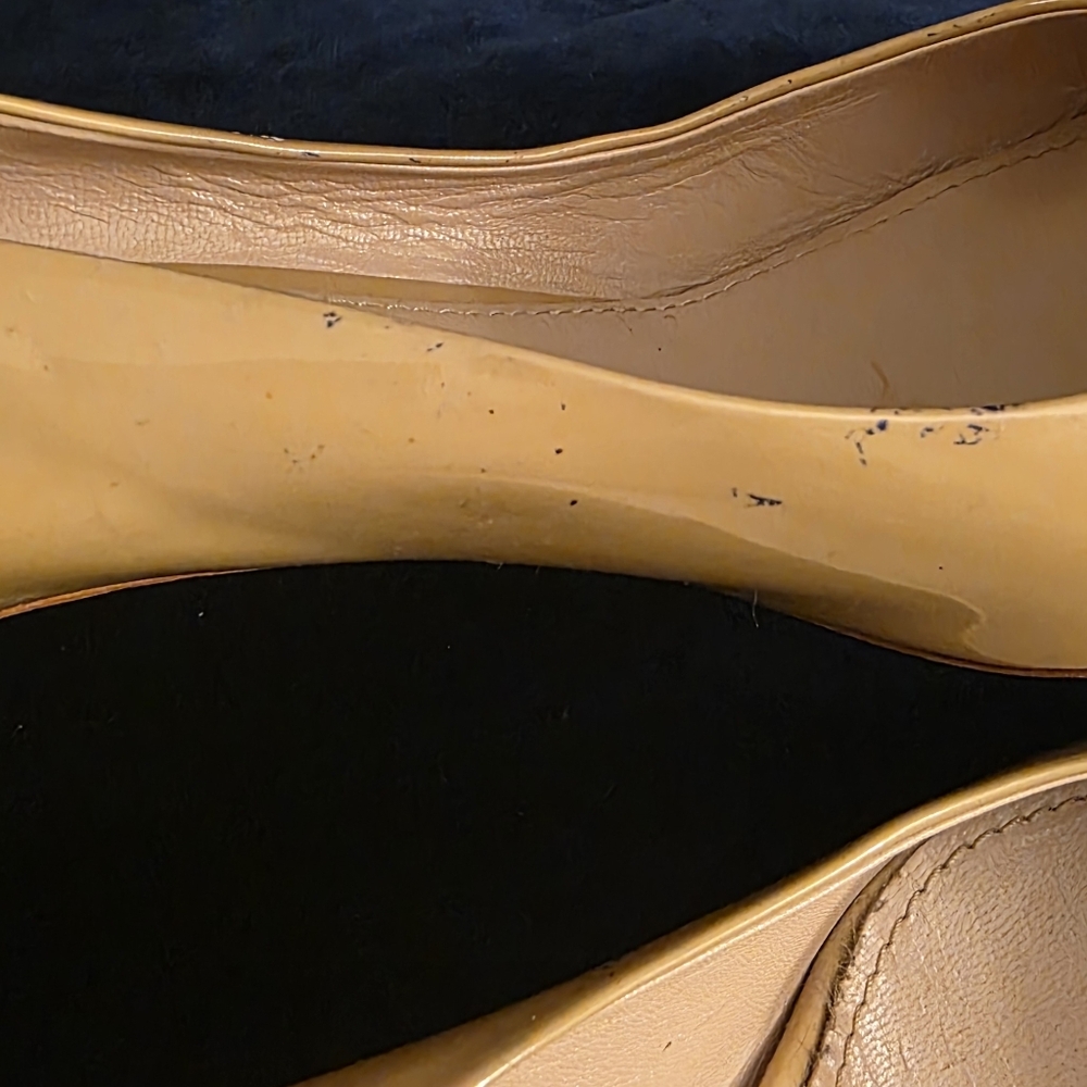 MIU MIU Patent leather Pumps. Size 39 (US 9) - Picture 12 of 12